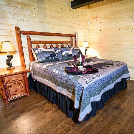 Gatlinburg - Honeymoon Hideaway Villa Bagian luar foto