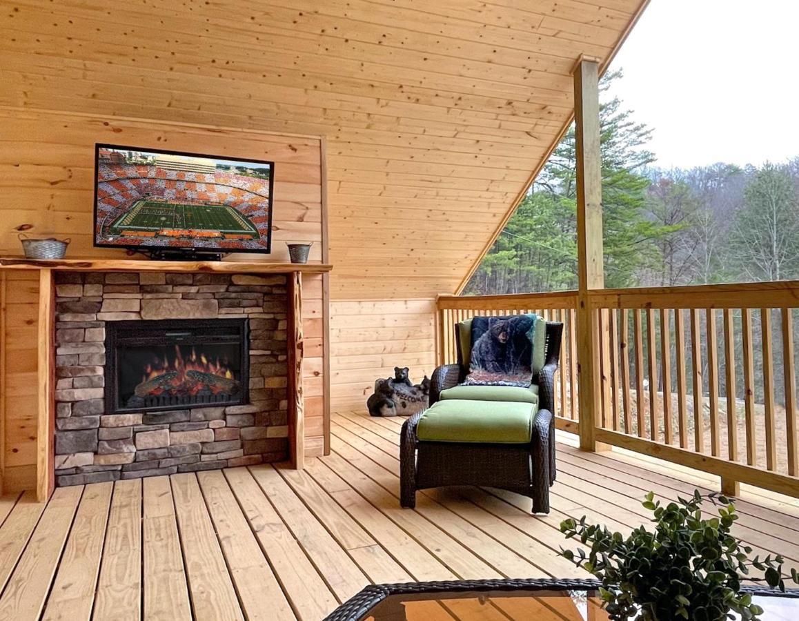 Gatlinburg - Honeymoon Hideaway Villa Bagian luar foto