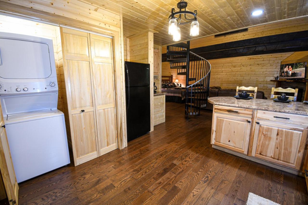 Gatlinburg - Honeymoon Hideaway Villa Bagian luar foto