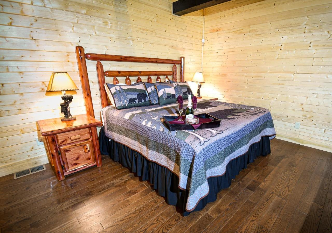Gatlinburg - Honeymoon Hideaway Villa Bagian luar foto